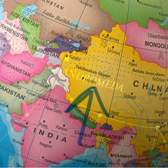 Illuminated Globe with Constellations - Picture 3 of 11